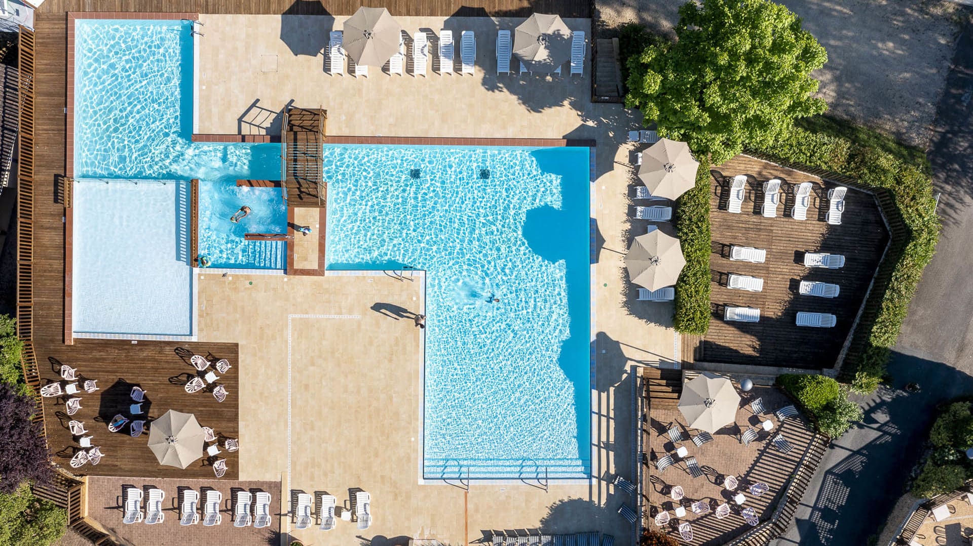 Espace aquatique du camping Les Grottes de Roffy en Dordogne